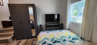 New ! Lovely Studio w/ patio, Parking on premises - 5