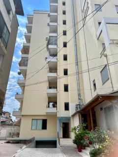 Serene Green One-Bedroom Condo - Vlorë - 9