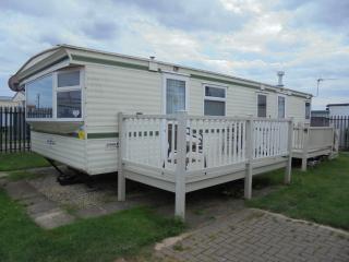 Seaview: The Crown:- 6 Berth, Central heated, Enclosed Veranda - Ingoldmells - 0