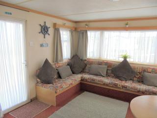 Coastfields: Arizona CF:- 6 Berth with enclosed veranda - Ingoldmells - 2