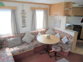 Coastfields: Arizona CF:- 6 Berth with enclosed veranda - Ingoldmells - 1