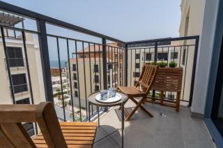 HiGuests - Stylish Waterfront Retreat With Balcony in La Mer - Dubai - 7