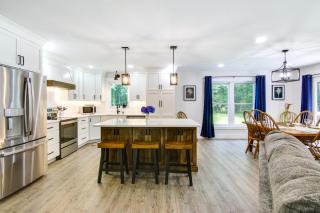 Christys Cottage with Hot Tub - 2 Mi to Beach! - Snow Hill - 7