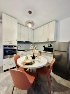 Palfi Apartment with Garden & Parking - 7