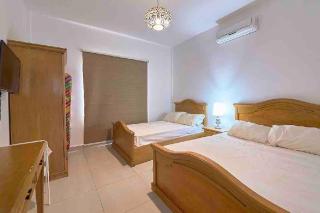 Amwaj Ground Floor 2BR Chalet with Private Garden - 1