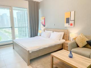 Cosmos Living Spacious Studio With Balcony - Dubai - 6