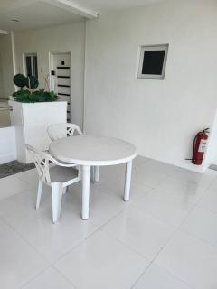 Kandi comfortable 1bedroom, king bed, housekeeping - Angeles - 1