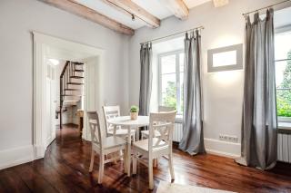 3 Bedroom Duplex Apartment next to the Gates of Dawn - 3