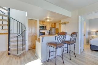 Ski-InandOut Granby Condo with Mtn Views and Balcony! - 9