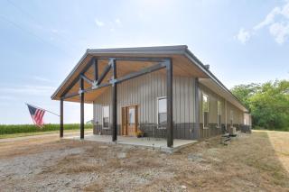 Tranquil La Prairie Retreat with Patio and Fireplace! - - 9