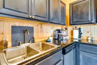 Tranquil La Prairie Retreat with Patio and Fireplace! - - 1