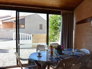 Charmante Villa 3 Chambres à 800m de la Plage avec Véranda et Terrasse, Quartier Calme - FR-1-229D-235 - Fleury - 7