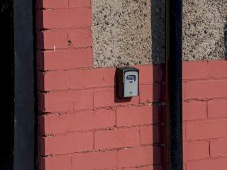 Private Entrance GF 2 bed flat near Renfrew Centre - Pass the Keys - 3