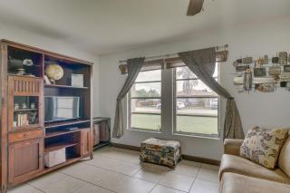 Canalfront Retreat with Heated Pool and Hot Tub! - Yonkers - 7
