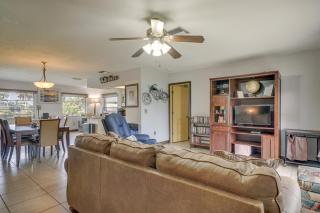 Canalfront Retreat with Heated Pool and Hot Tub! - Yonkers - 5