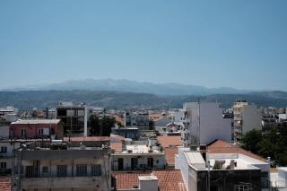 Sky-High Central Penthouse w. Stunning Views - 04 - Chania - 2