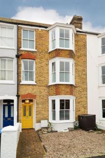 Sunshine Villa Broadstairs sleeps 8 close to beach - 6