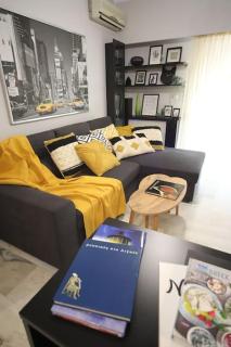 A cozy modern apartment 4 minutes walk from metro - Athen - 2