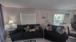 Beach Front One Bedroom Condo Paradise. Ground Floor. - Longboat Key - 4
