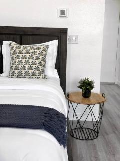 Luxurious Condo Walking Distance to San Diego Bay! - San Diego - 3