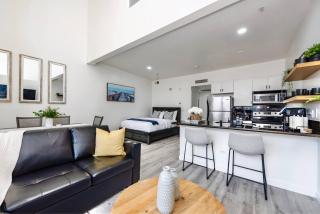 Luxurious Condo Walking Distance to San Diego Bay! - San Diego - 0