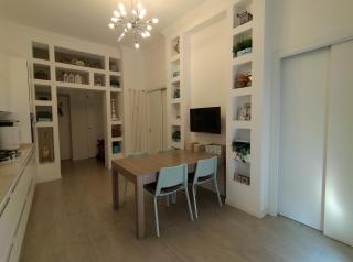 Spacious apartment in the heart of the city - Milan - 4