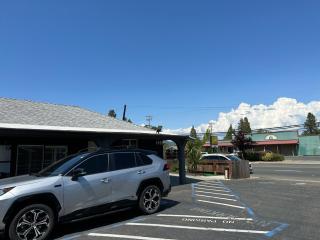 Western Village Inn-NEWLY RENOVATED - Willits - 4