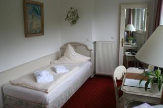 Sure Hotel by Best Western Rhoen Garden - Poppenhausen - 8