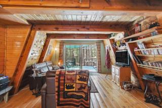 Near Trails Forest Lake Retreat with Backyard Oasis - Forest Lakes Estates - 7