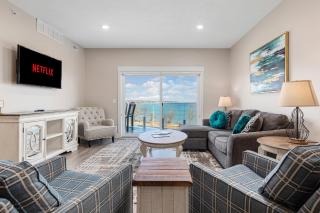 2BDR Lake View 1st Floor Condo steps to Beach 103E - 0