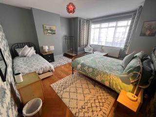 Spacious Semi-detached Southsea House, Free Parking On Drive - 5