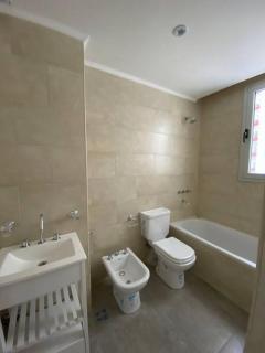 Monoambiente impecable en Plaza Mitre - 9