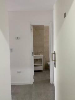 Monoambiente impecable en Plaza Mitre - 3