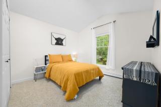 Gorogeous Chic 2BDR Renovated Home near Downtown Sleeps 6 843 - 2