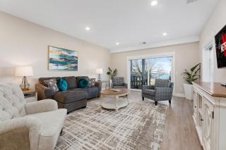 Luxury Downtown 2BDR Lake View Penthouse Condo steps to Beach 304E - 3
