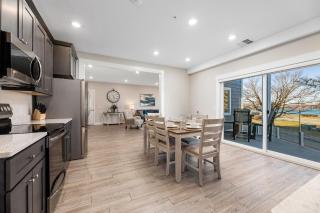 Luxury Downtown 2BDR Lake View Penthouse Condo steps to Beach 304E - 6