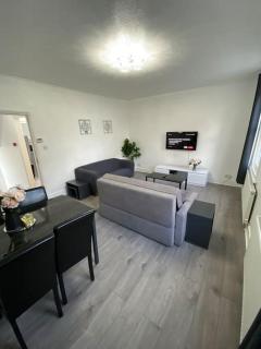 2 Bedroom Flat in London - 0