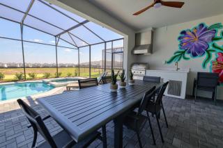 Magical 10-Bed Themed Windsor Island Home - Davenport - 8