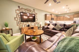 Magical 10-Bed Themed Windsor Island Home - Davenport - 1