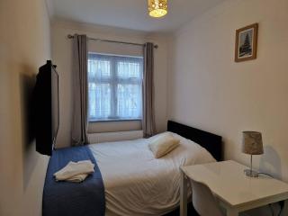Starlet Property - Wanstead - 7