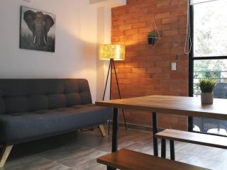 Apartamento en Medellín cerca al poblado - Medellín - 0