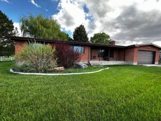 Nine Mile’s Farmhouse Retreat - 2