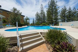 Burleigh Surf Apartments - 4