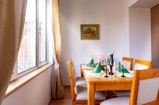 hotelise I Apricot Apartment - 1