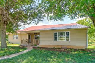 Charming Kaw Lake Country Home with Game Room! - Newkirk - 8
