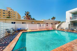 Eternal Coastal Sunshine - Hollywood - 9
