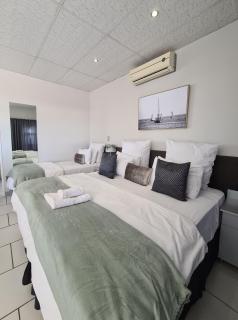 Lion Lodge - Bloemfontein - 5