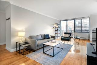 Midtown 2BR w Pool Gym Roof nr Subway NYC-385 - 9