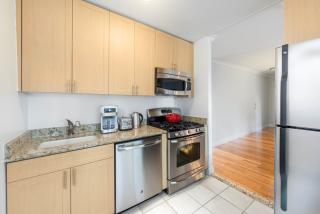 Midtown 2BR w Pool Gym Roof nr Subway NYC-385 - 5