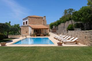 Malvazia Grand Estate, 4acre Immersed in Greenery, By ThinkVilla - Keramoútsion - 1